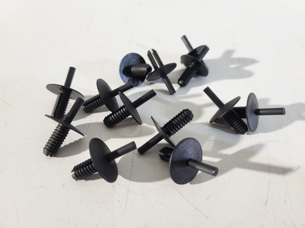 BMW E81 E87 E36 E46 E34 E39 E32 E38 E53 E83 Expanding rivet 1 psc 51111944537