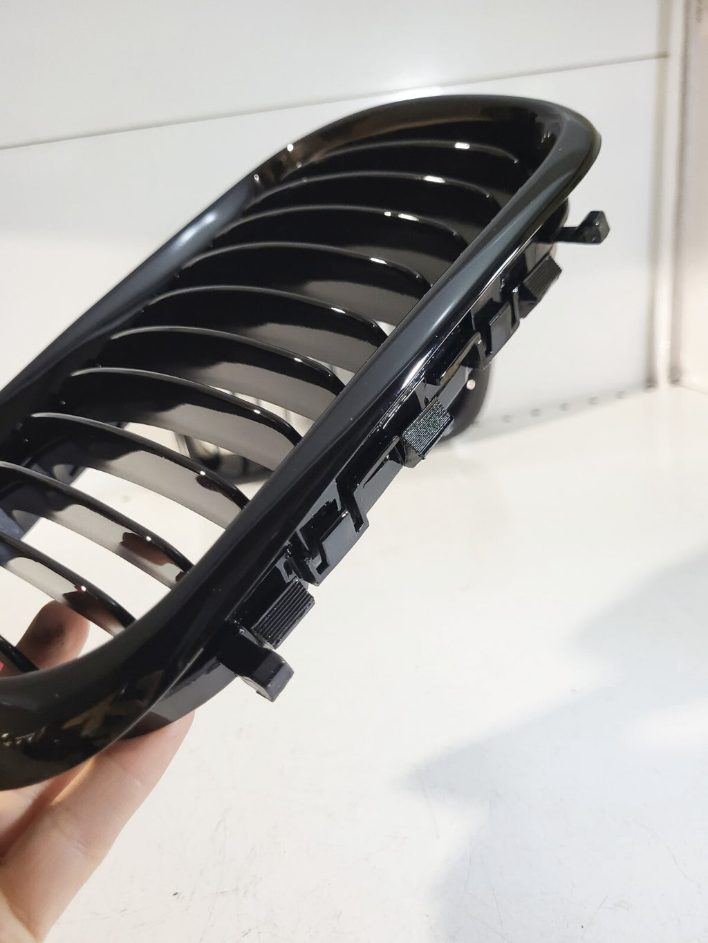 BMW E36 face-lift grille, gloss black right 51138195152 left 51138195151 not oem