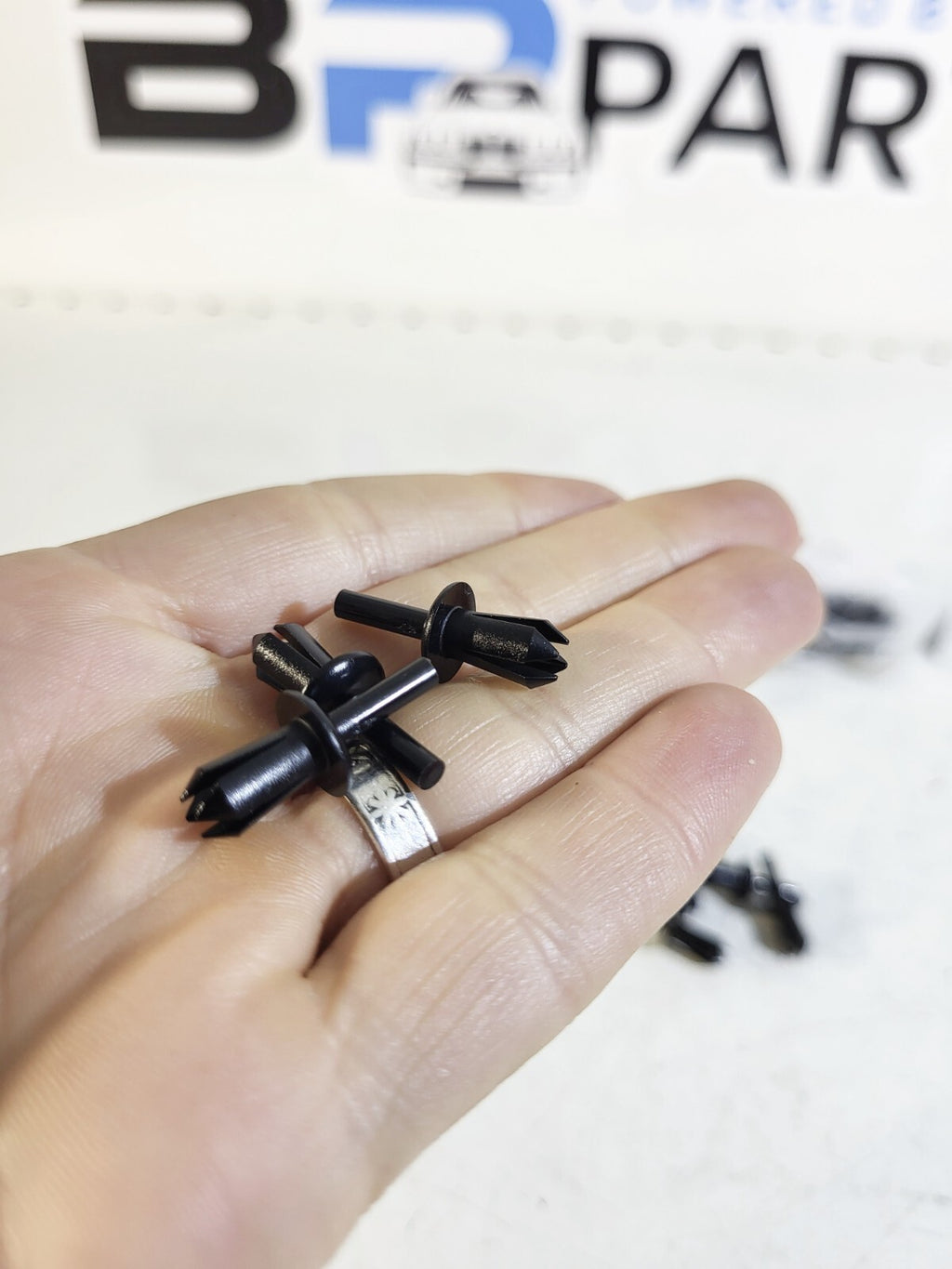 BMW E36 E46 E30 E90 E34 E39 Expanding rivet 1psc 51161881149