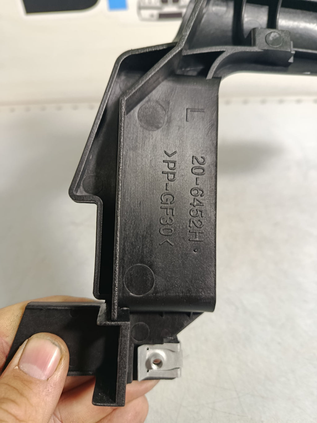 BMW E46 Facelift (TYC) Bracket Headlight Left 63128380187