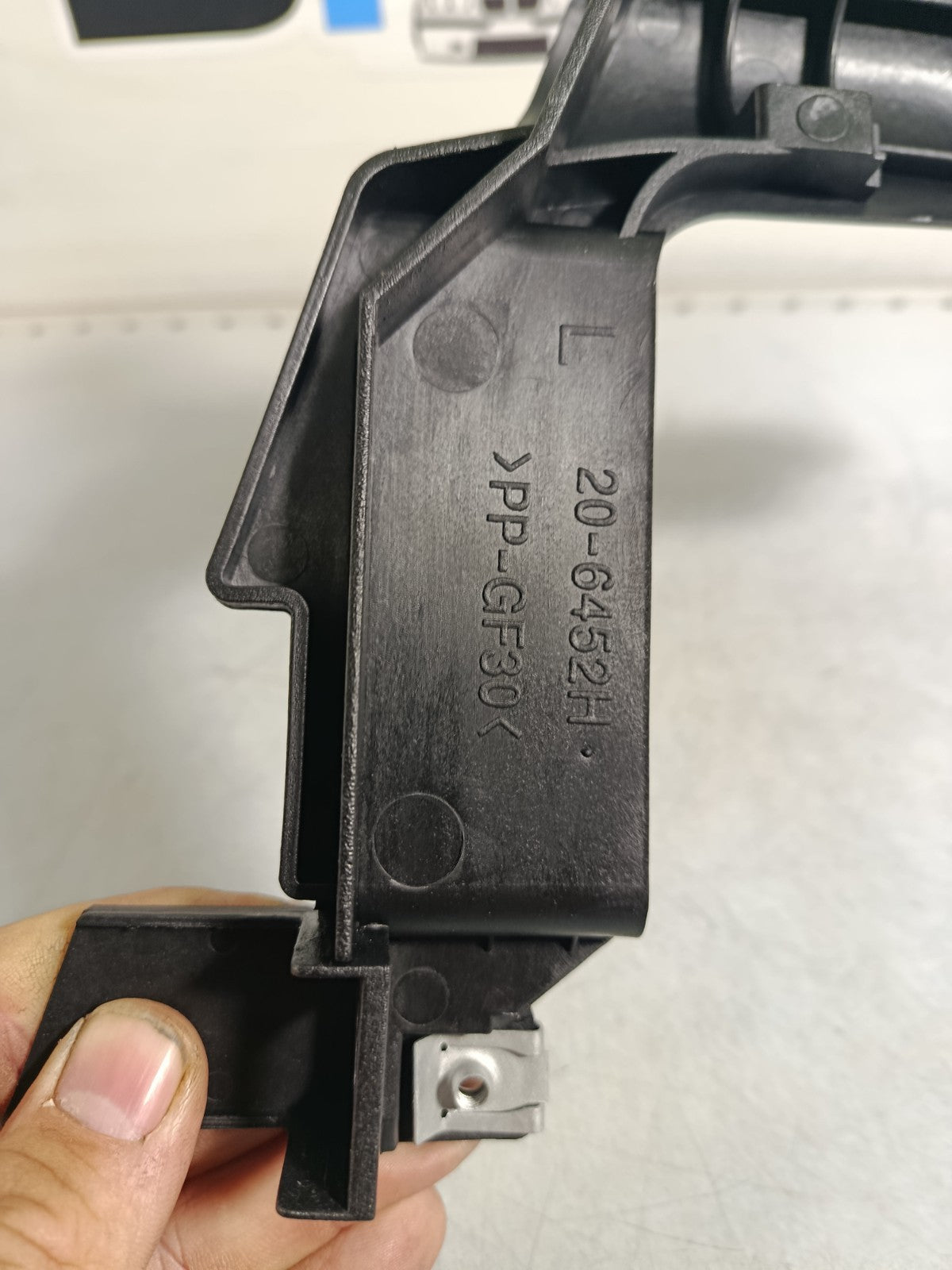 BMW E46 Facelift (TYC) Bracket Headlight Left 63128380187