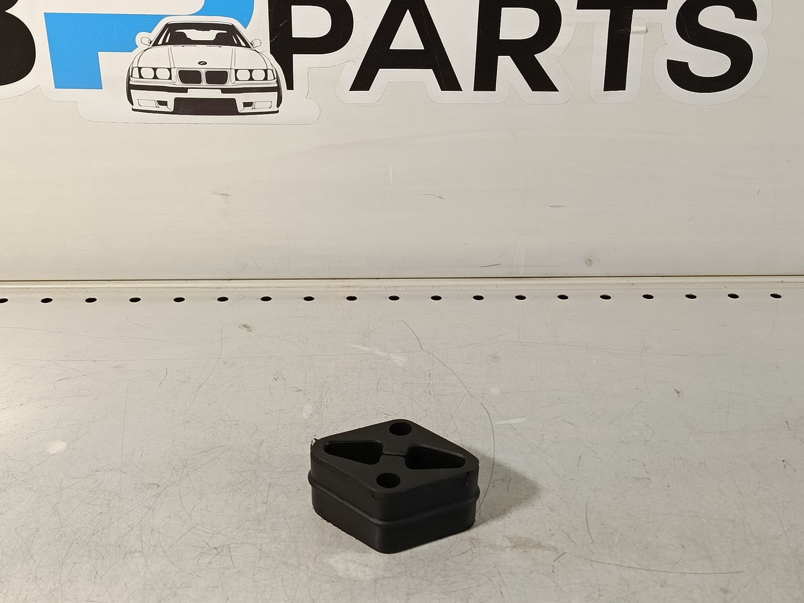 BMW e92 325i exhaust Rubber Mounting 18208570671 FA1 103-744