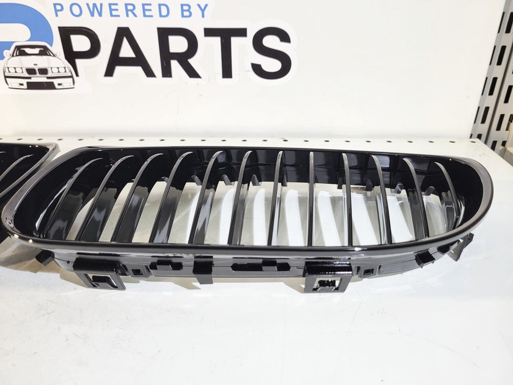 BMW E90LCI E91LCI Sedan Kidney set BLACK left, right 51137201969 51137201970