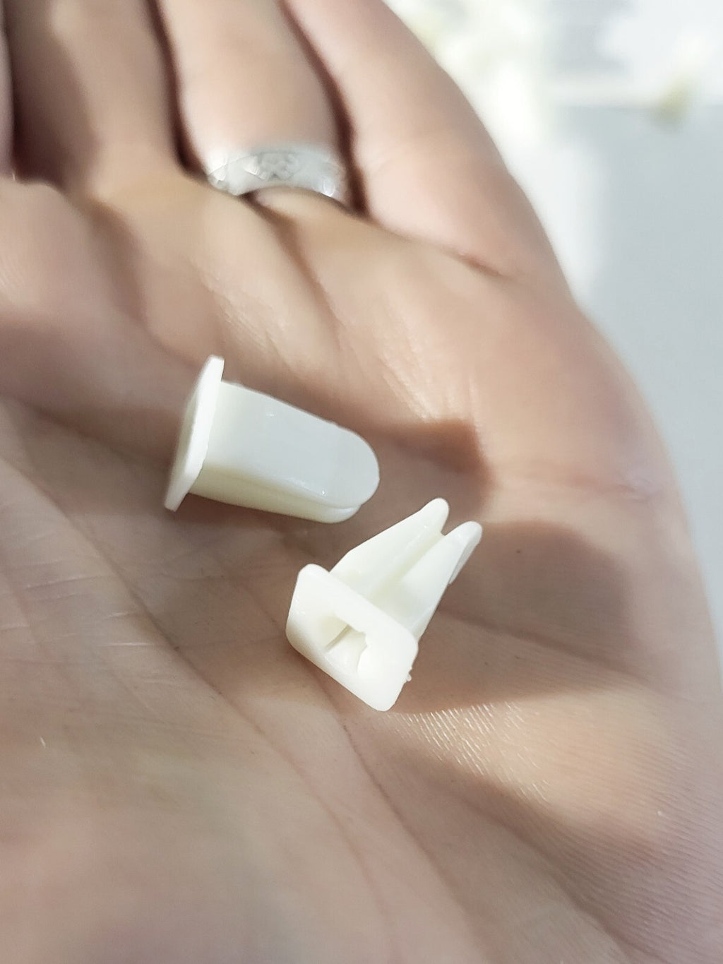 BMW E81 E87 E88 E82 E21 E30 E36 E46 E90 Expanding nut 1 psc 63171367868