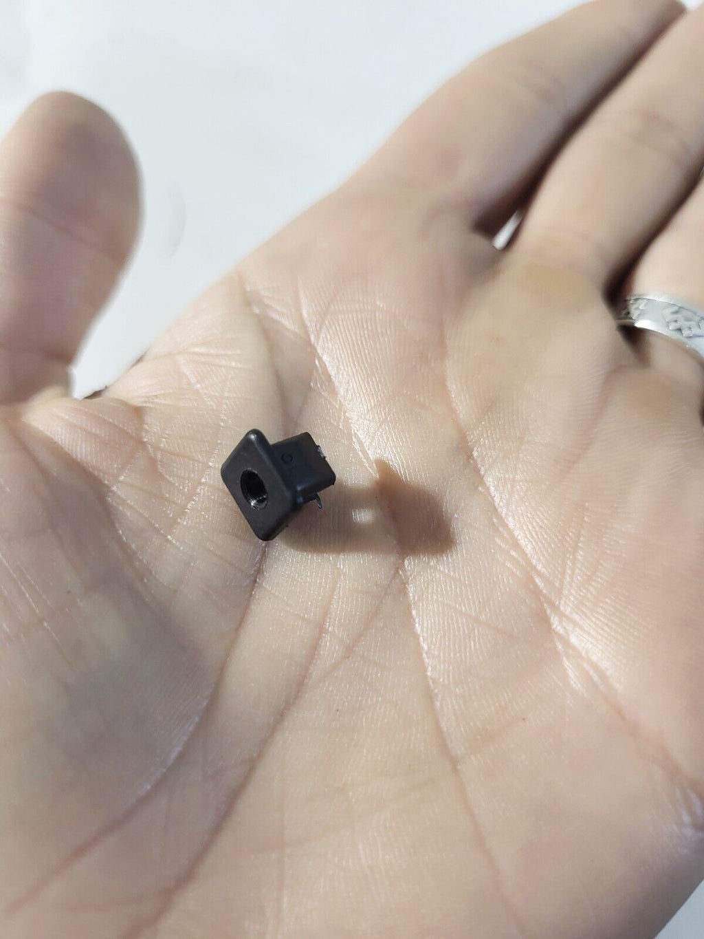 BMW E87 E88 E81 E82 E30 E36 E46 E90 E91 E92 E93 Expanding nut 1 psc 46631453058