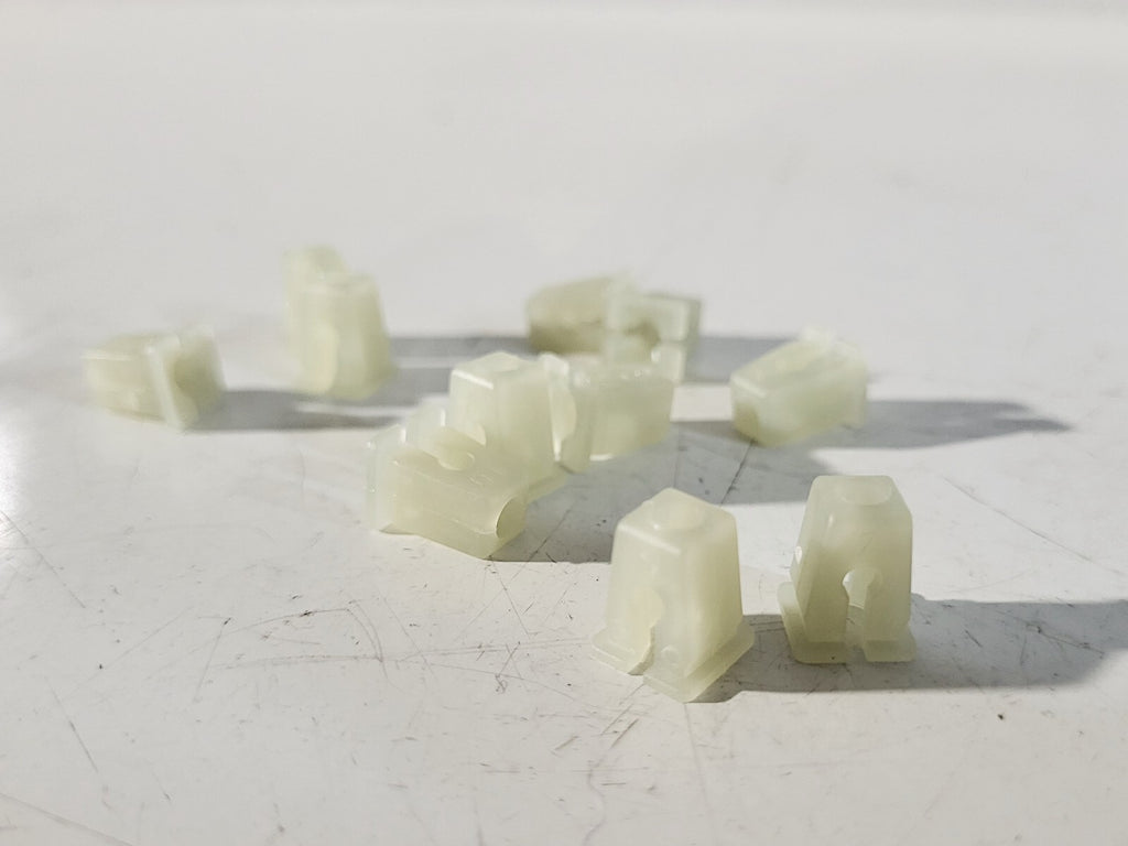 BMW E81 E87 E82 E30 E36 E46 E90 E91 Expanding nut 1psc 63121374075