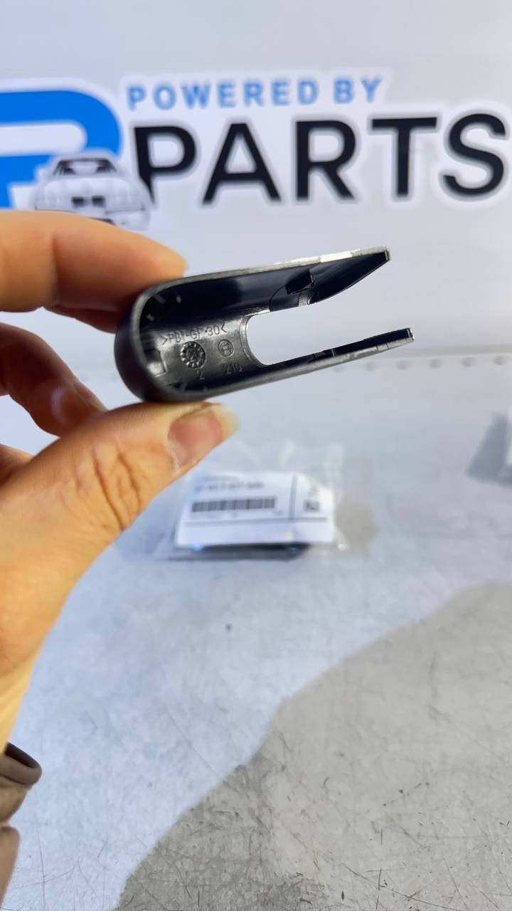 BMW X3 E83 Wiper Arm Cover 61623427800