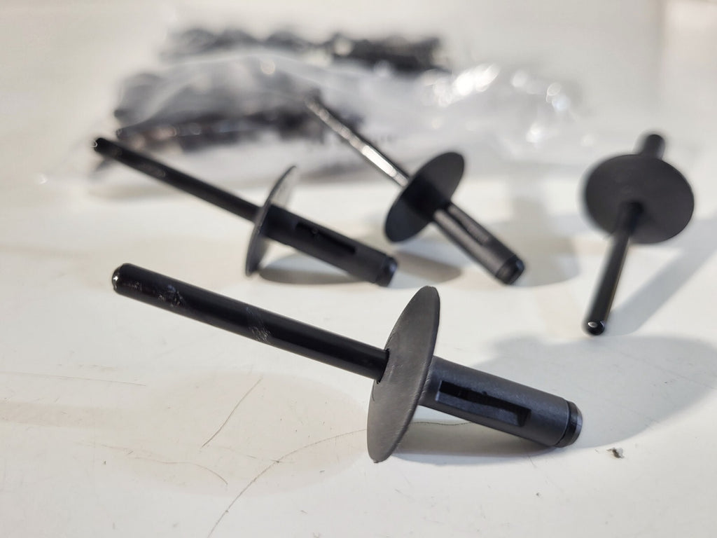 BMW Expanding rivet 51717002953 1pcs