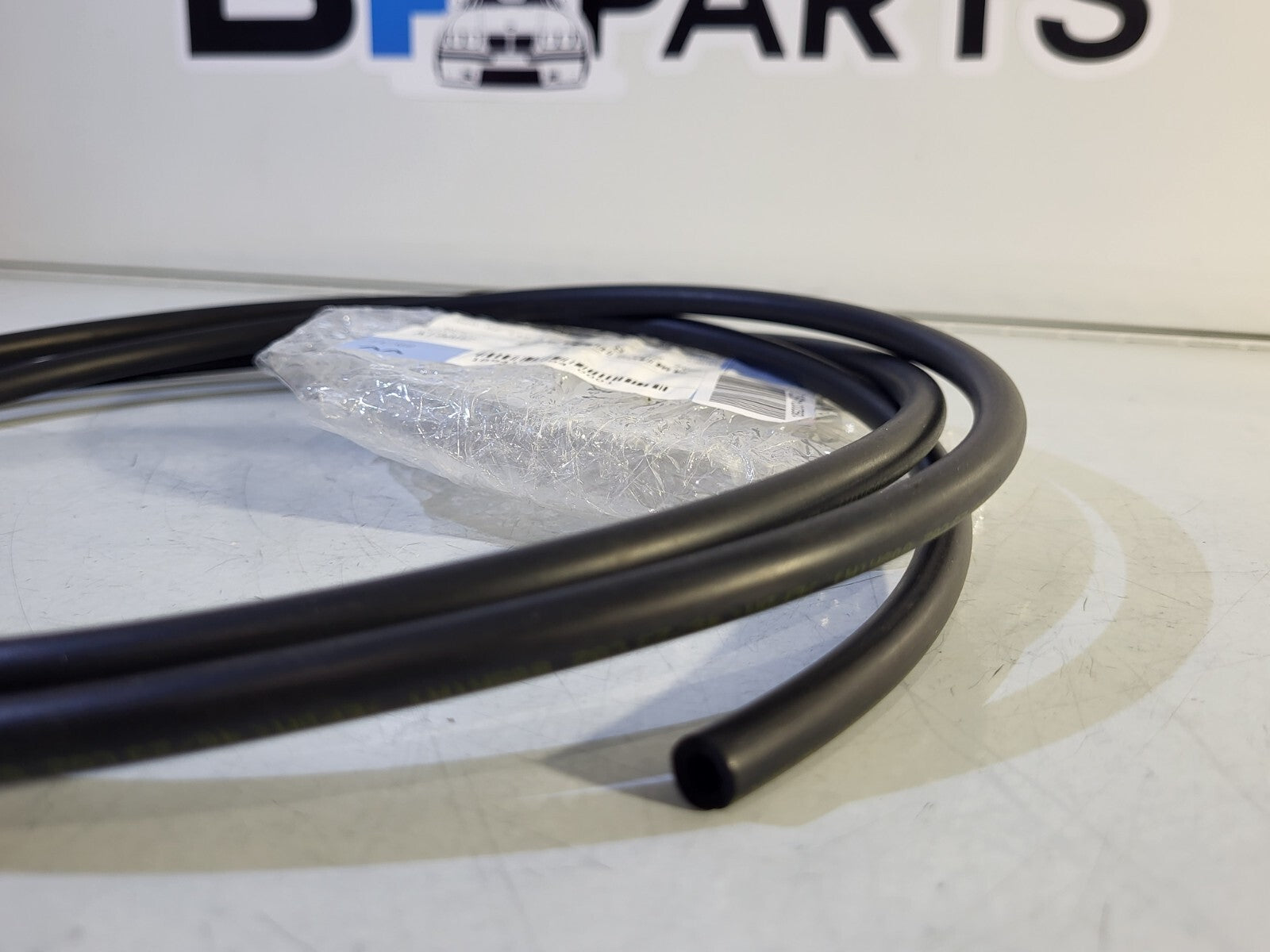 BMW E65 E90 E46 E81 Hose line (1 meter) 61668362762