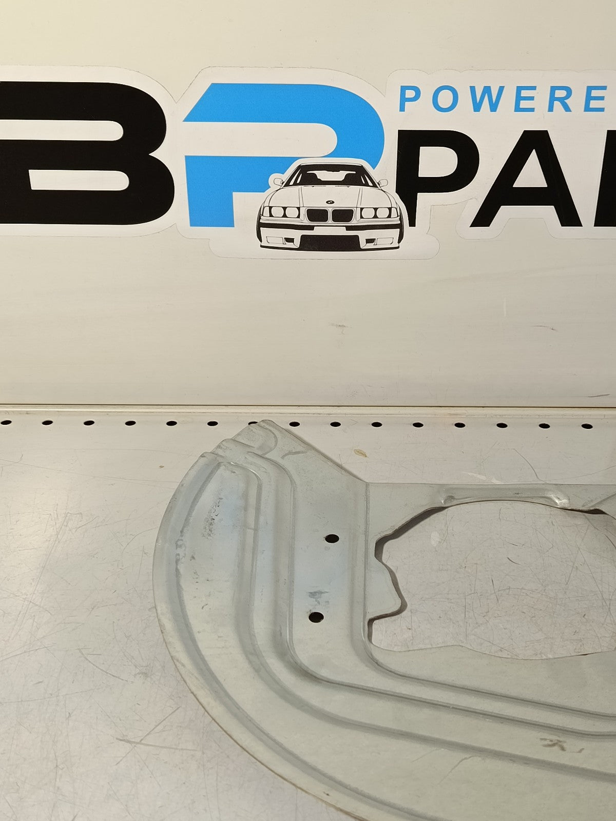 BMW X3 E83 3.0d brake Protection plate right 34113411872 KLOKKERHOLM 0093378