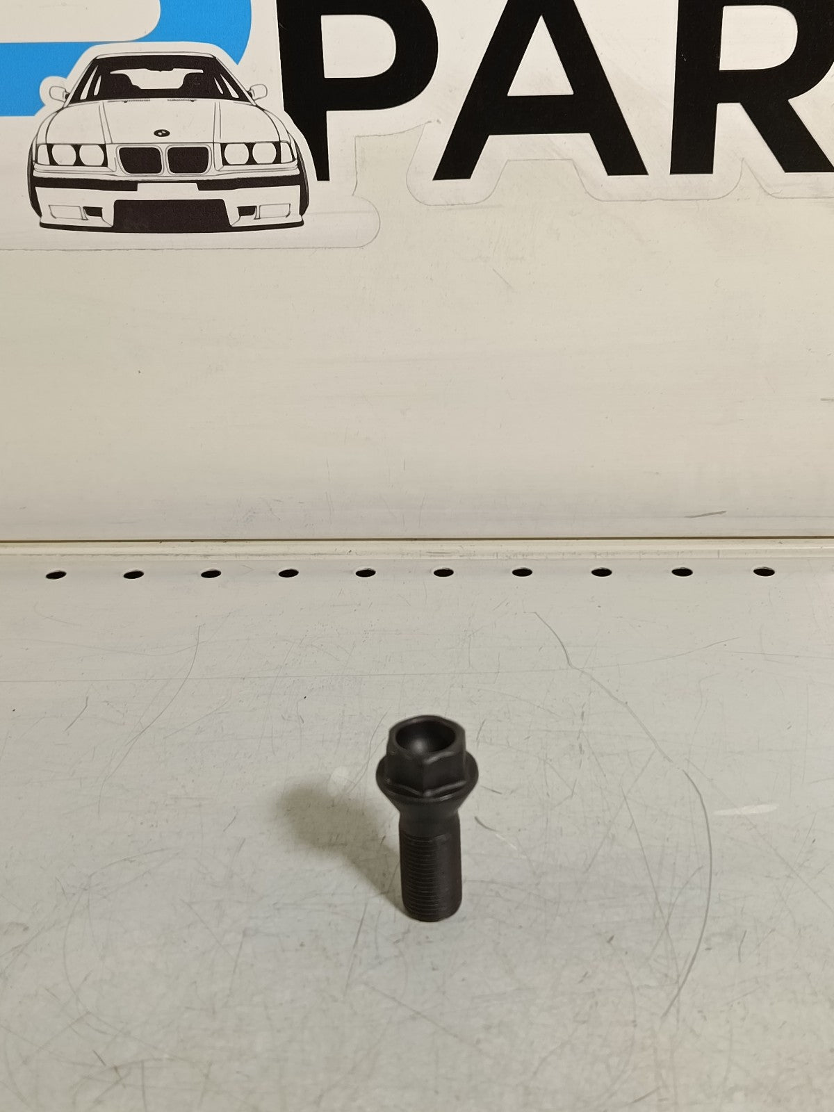 BMW SWAG M14X1,25 Wheel bolt black 20 92 6744 36136890324 1psc