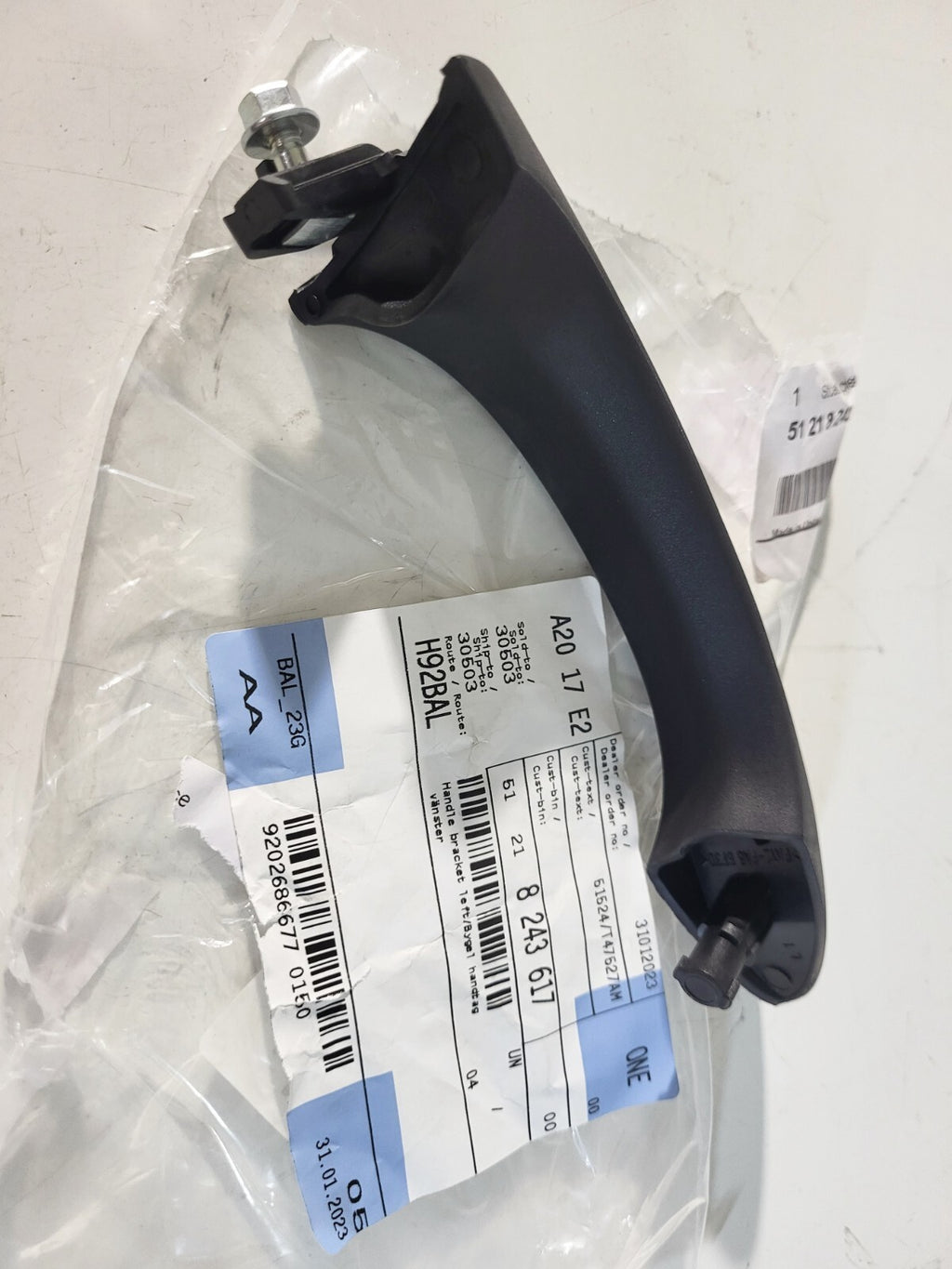 BMW E53 Handle bracket left 51218243617