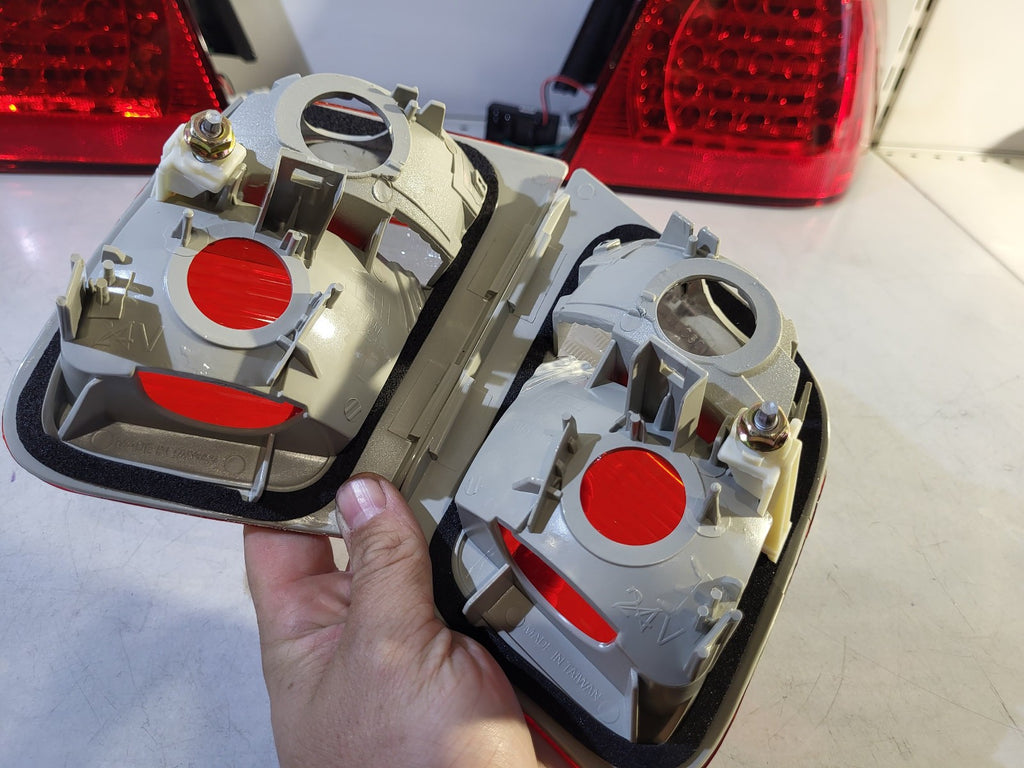 BMW e46 FL sedan Taillights LED red/black with indicator at the top