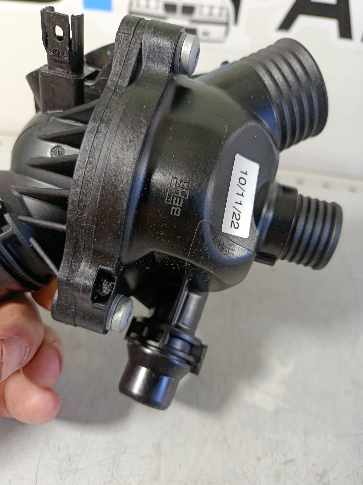 BMW e92 325i N52 Thermostat 11537549476 MAHLE TM 14 97