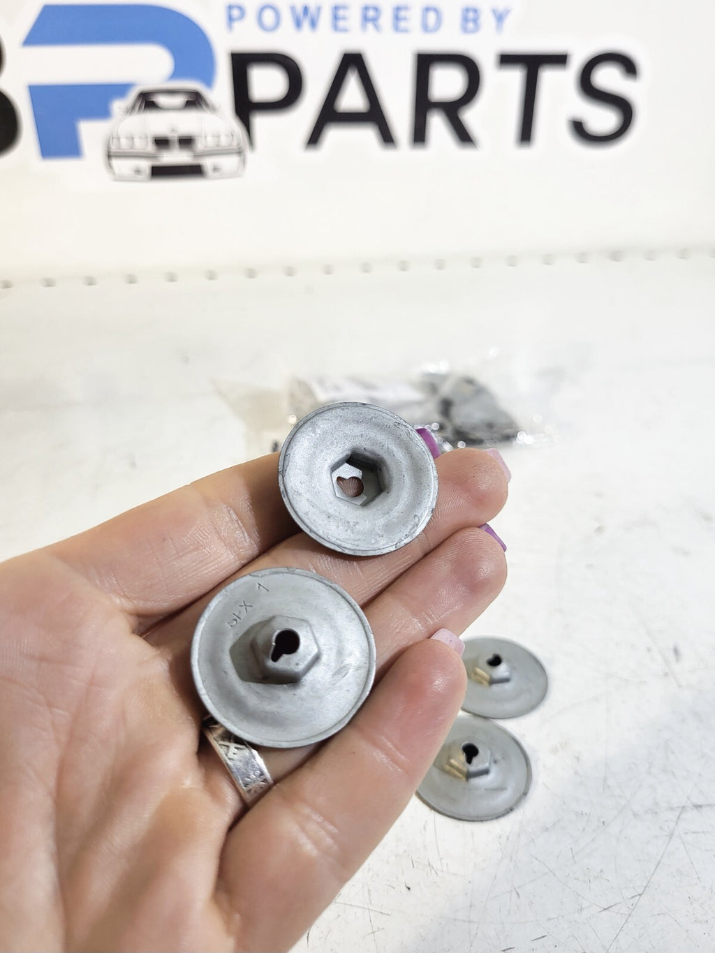 BMW E81 E87 E82 E30 E36 E46 E90 E34 E39 Body nut 1psc 07146949380