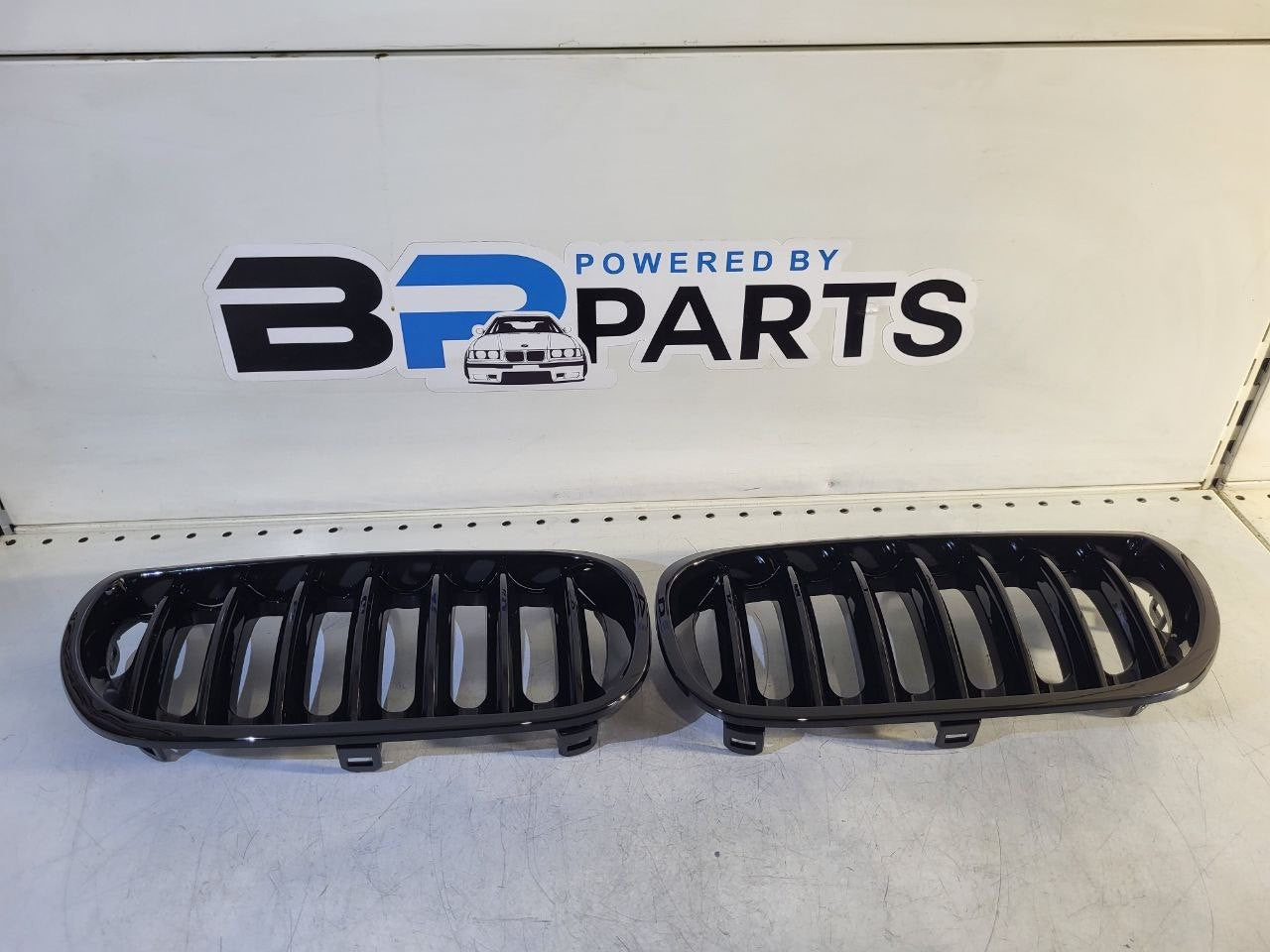 BMW X3 E83 Kidney Set High Gloss Black NKX3SHG 51133402909 51133402910