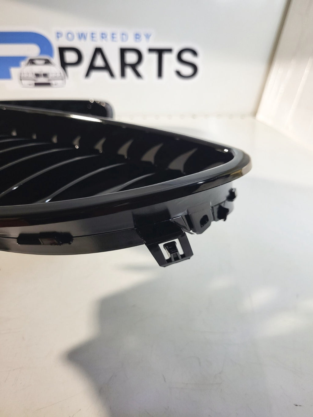 BMW E60 E60LCI E61 E61LCI Kidney set left/ right 51137027061 51137027062 N60KH