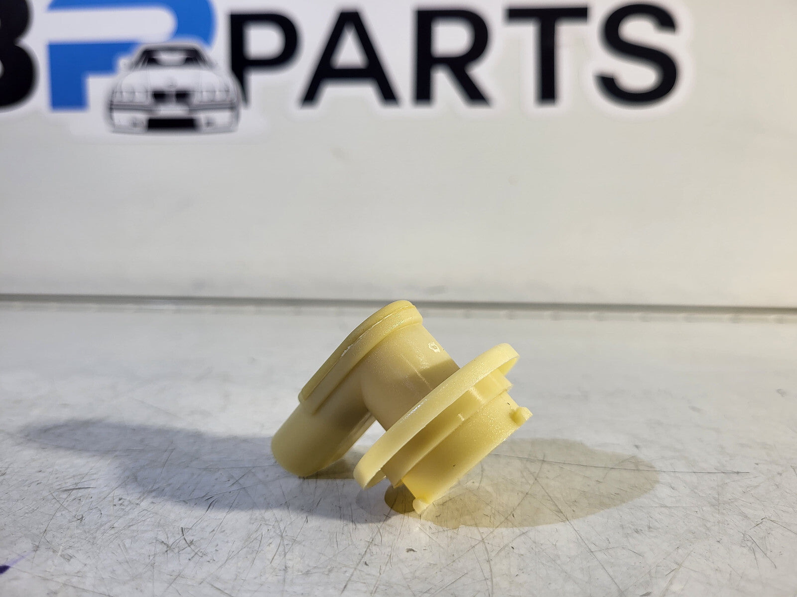 BMW E46 PFL Bulb socket 1pc 63138380211