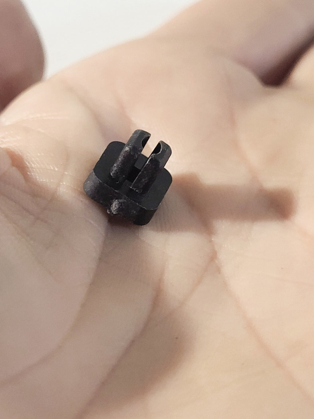 BMW E81 E87 E88 E82 E30 E36 E46 E90 E91 E92 E93 Expanding nut 1 psc 72118123852