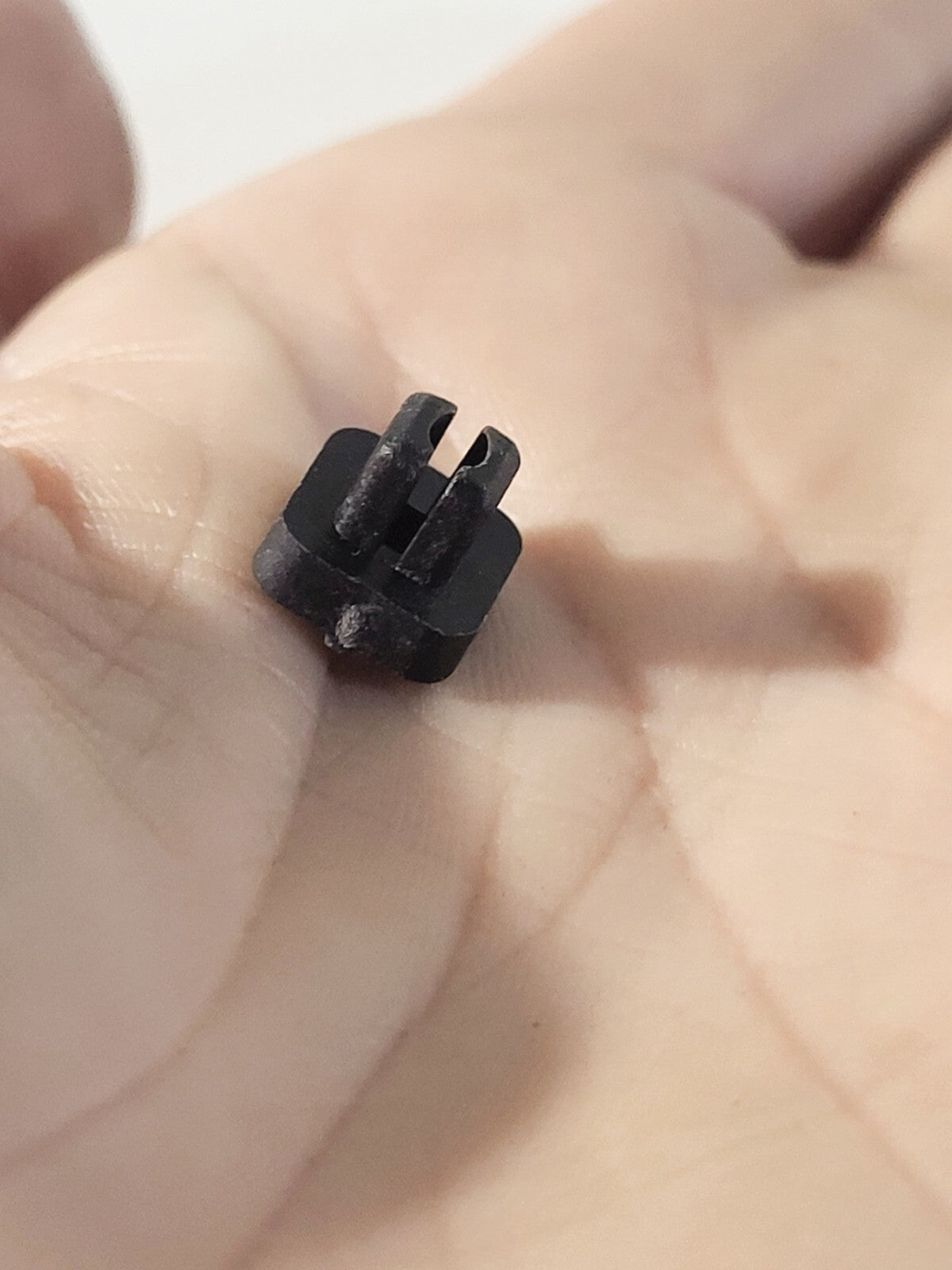 BMW E81 E87 E88 E82 E30 E36 E46 E90 E91 E92 E93 Expanding nut 1 psc 72118123852