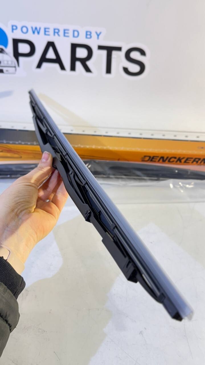 BMW E65 Set Of Wiper Blades (DENCKERMANN) VD10110 61610442837