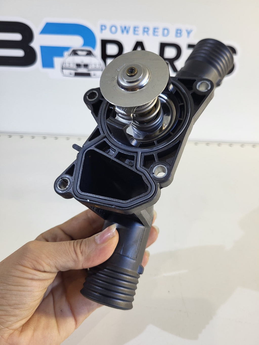 BMW E36 Thermostat housing with thermostat Mahle TI 24 95