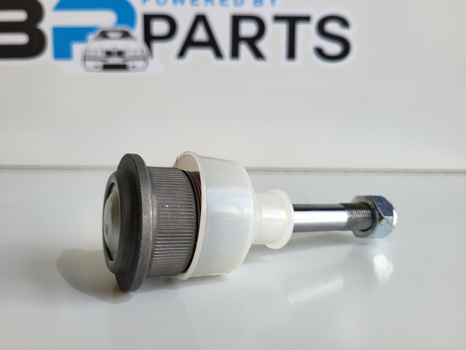 E36 middle ball joint for left and right wishbone 1PC 31126758513, 31126758514