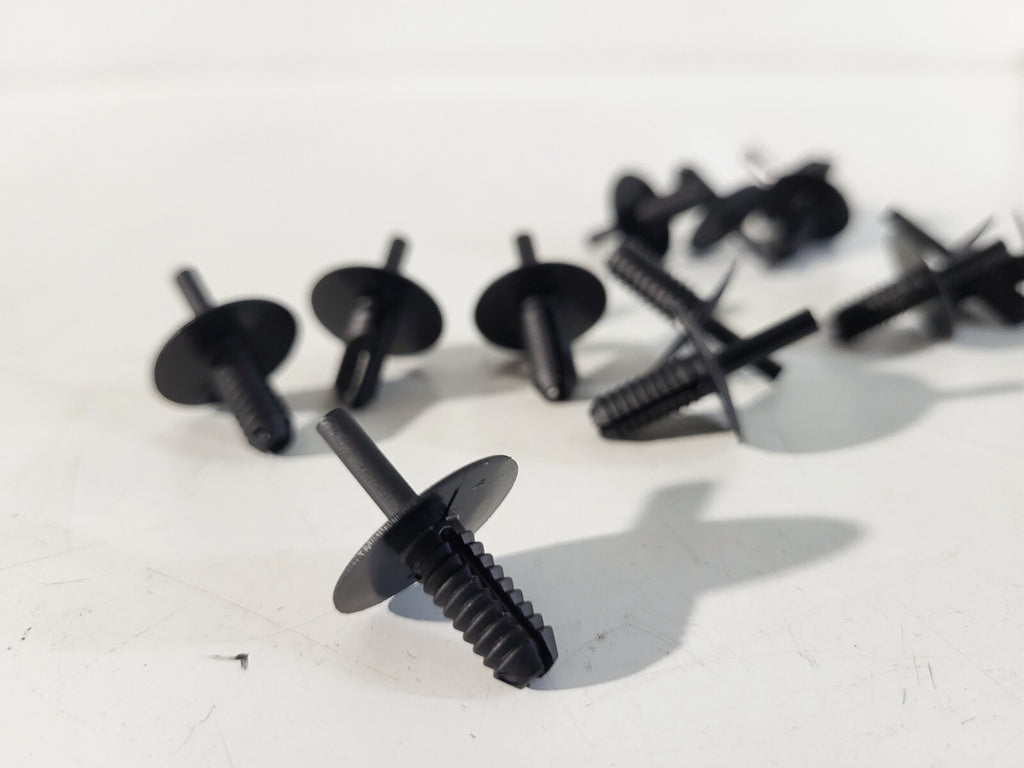 BMW E81 E87 E36 E46 E34 E39 E32 E38 E53 E83 Expanding rivet 1 psc 51111944537