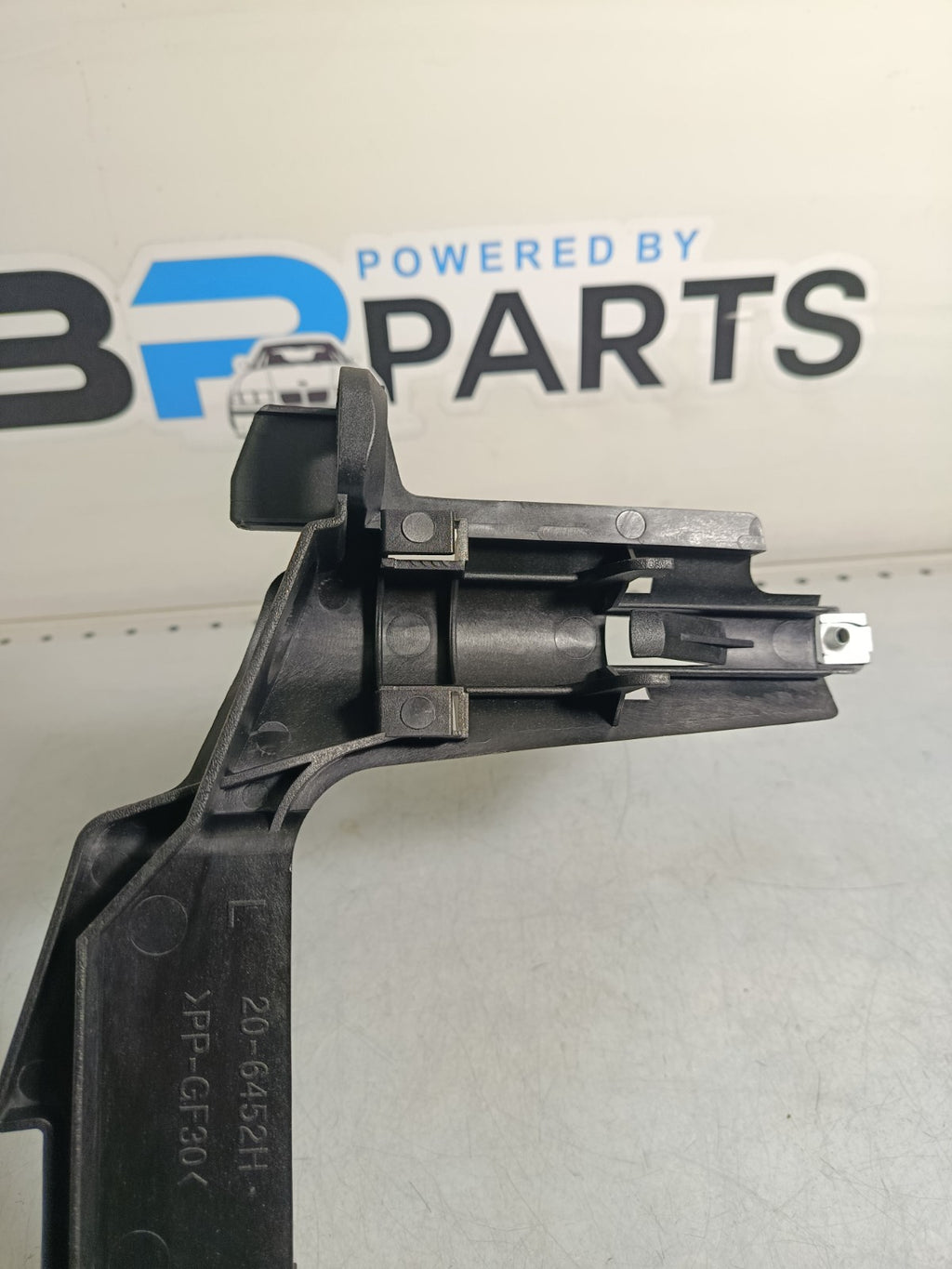 BMW E46 Facelift (TYC) Bracket Headlight Left 63128380187
