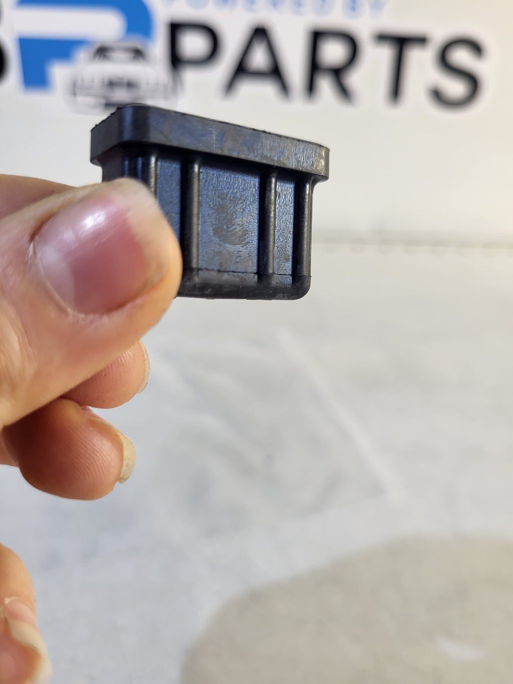 BMW Rubber Mounting 1PC 17111712911