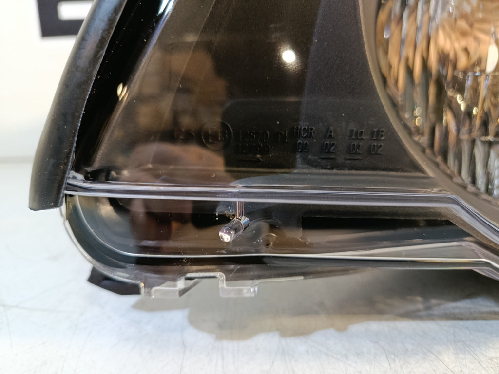 BMW X5 E53 Left Headlight, White Turn Indicator (TYC) 63126930211 ZBM1151CL