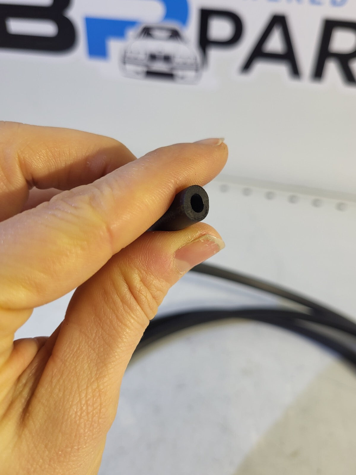 BMW E65 E90 E46 E81 Hose line (1 meter) 61668362762