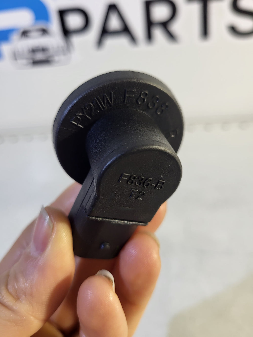 BMW E46 Face Lift Right turn indicat.lamp bulb socket 63136943122