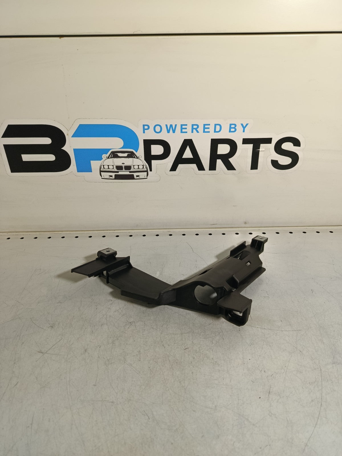BMW E46 Facelift (TYC) Bracket Headlight Left 63128380187