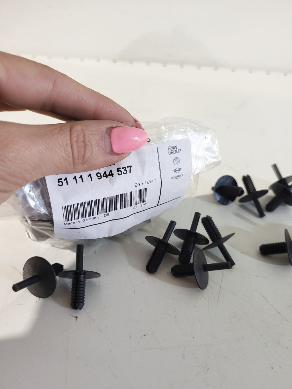 BMW E81 E87 E36 E46 E34 E39 E32 E38 E53 E83 Expanding rivet 1 psc 51111944537