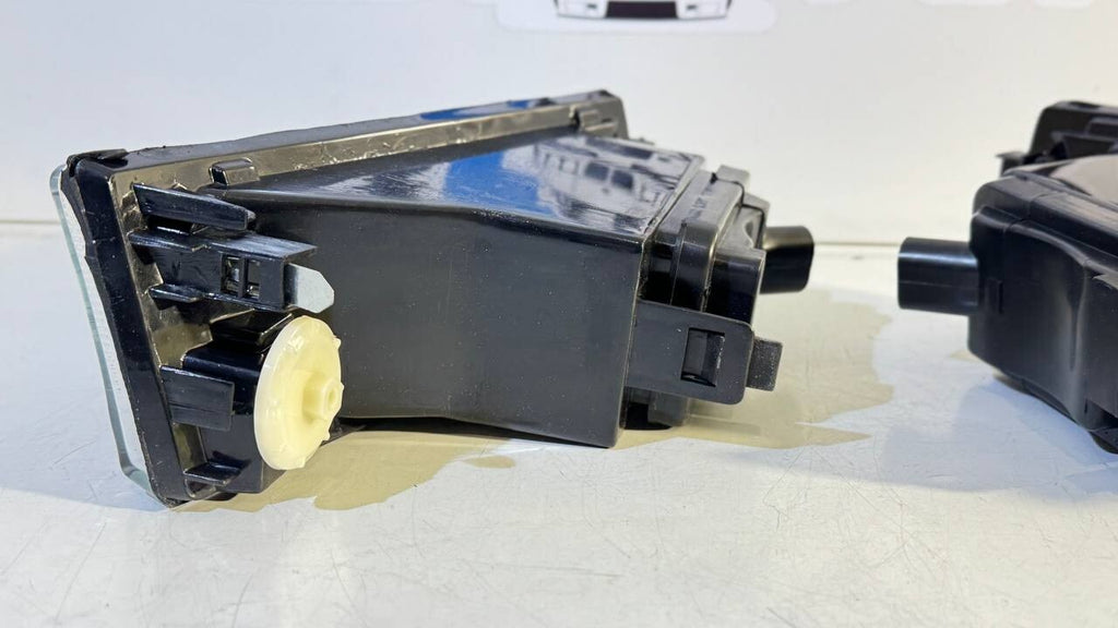 BMW E38 Fog Lights, Left + Right 63178352023 63178352024 ZBM2012(K)R ZBM2012(K)L