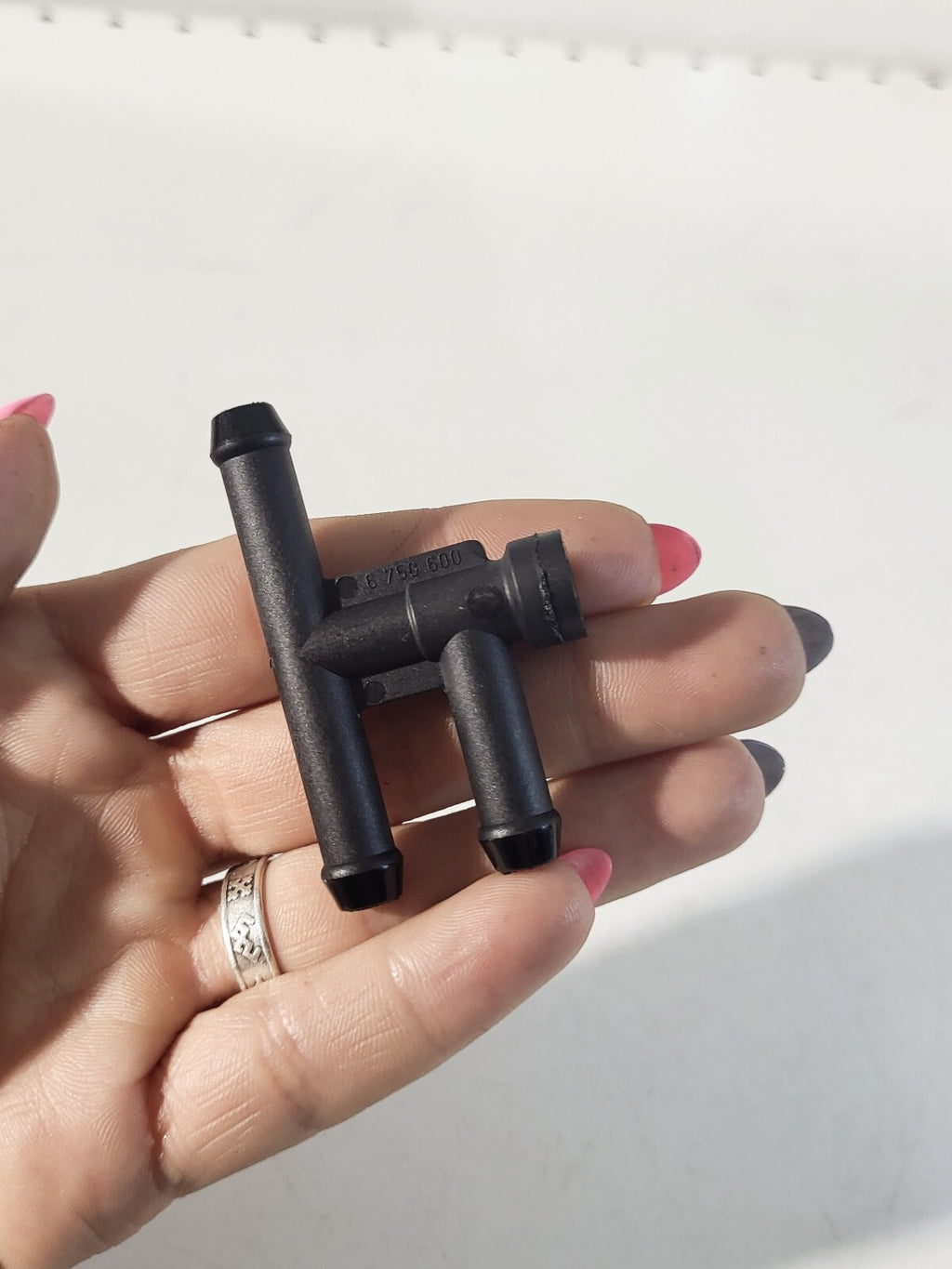 BMW E46 Distribution piece 16126750600