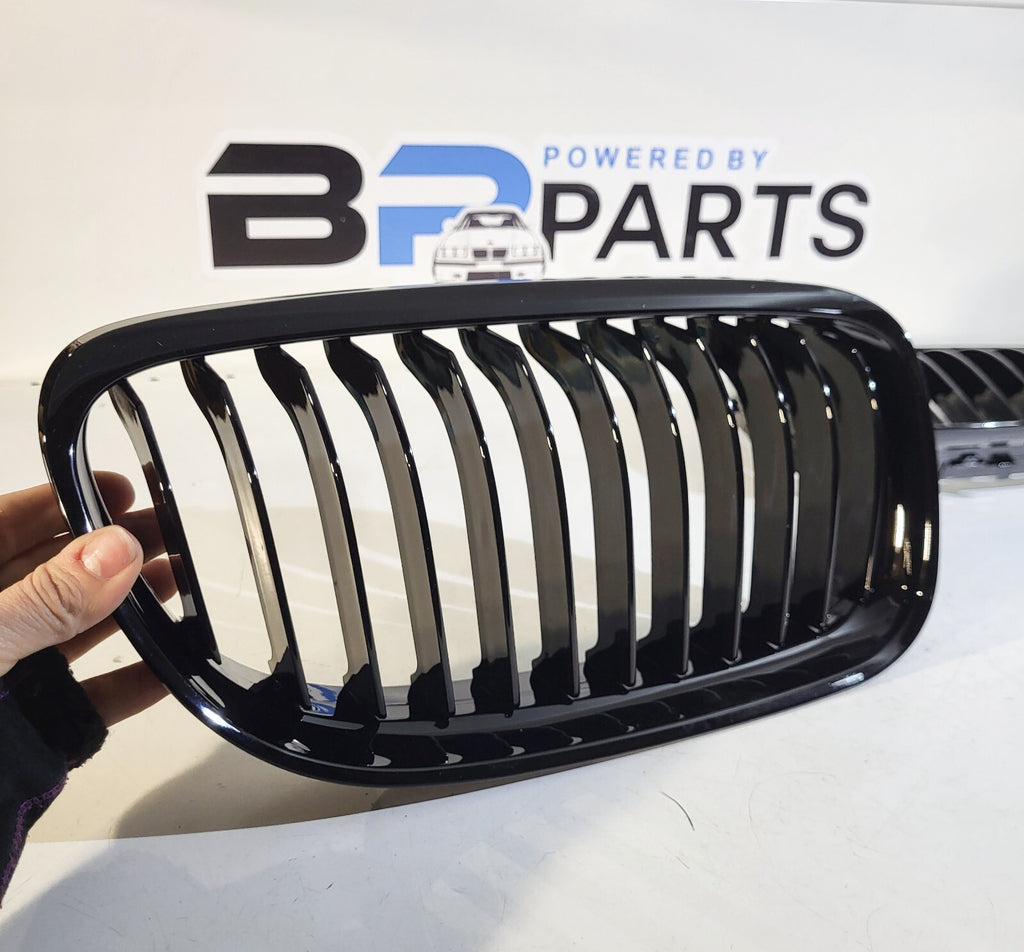 BMW E90LCI E91LCI Sedan Kidney set BLACK left, right 51137201969 51137201970