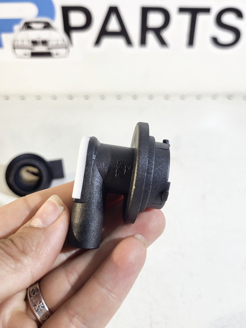 BMW E46 PFL Bulb socket 1psc 63138380211