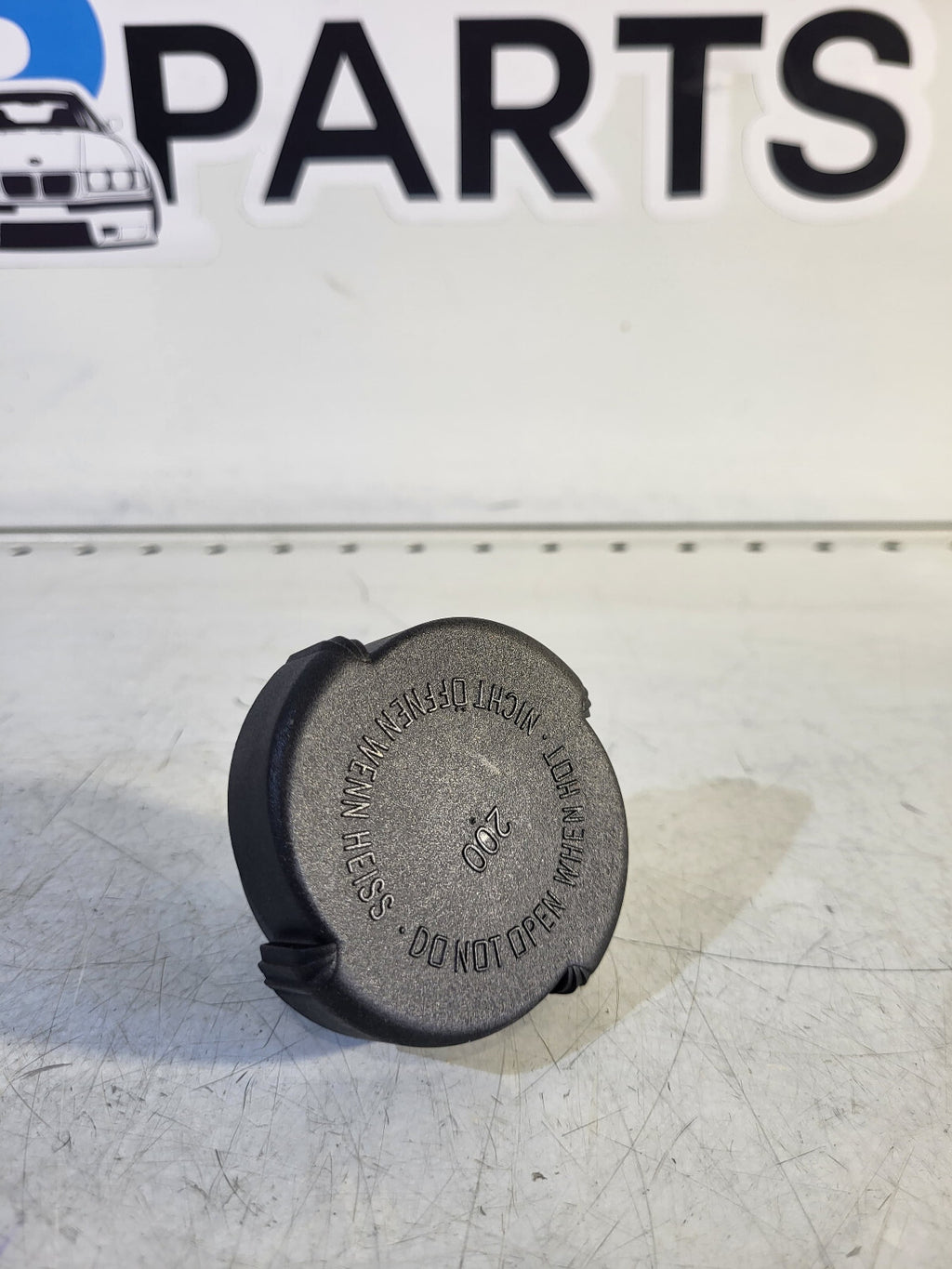 BMW Radiator cap 1pc 2,0BAR 17117639022 VAICO V20-0097-1