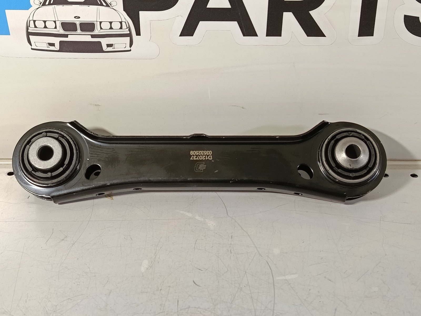 BMW e92 325i rear control arm, left right 33322406289 33322406288 DENCKERMANN