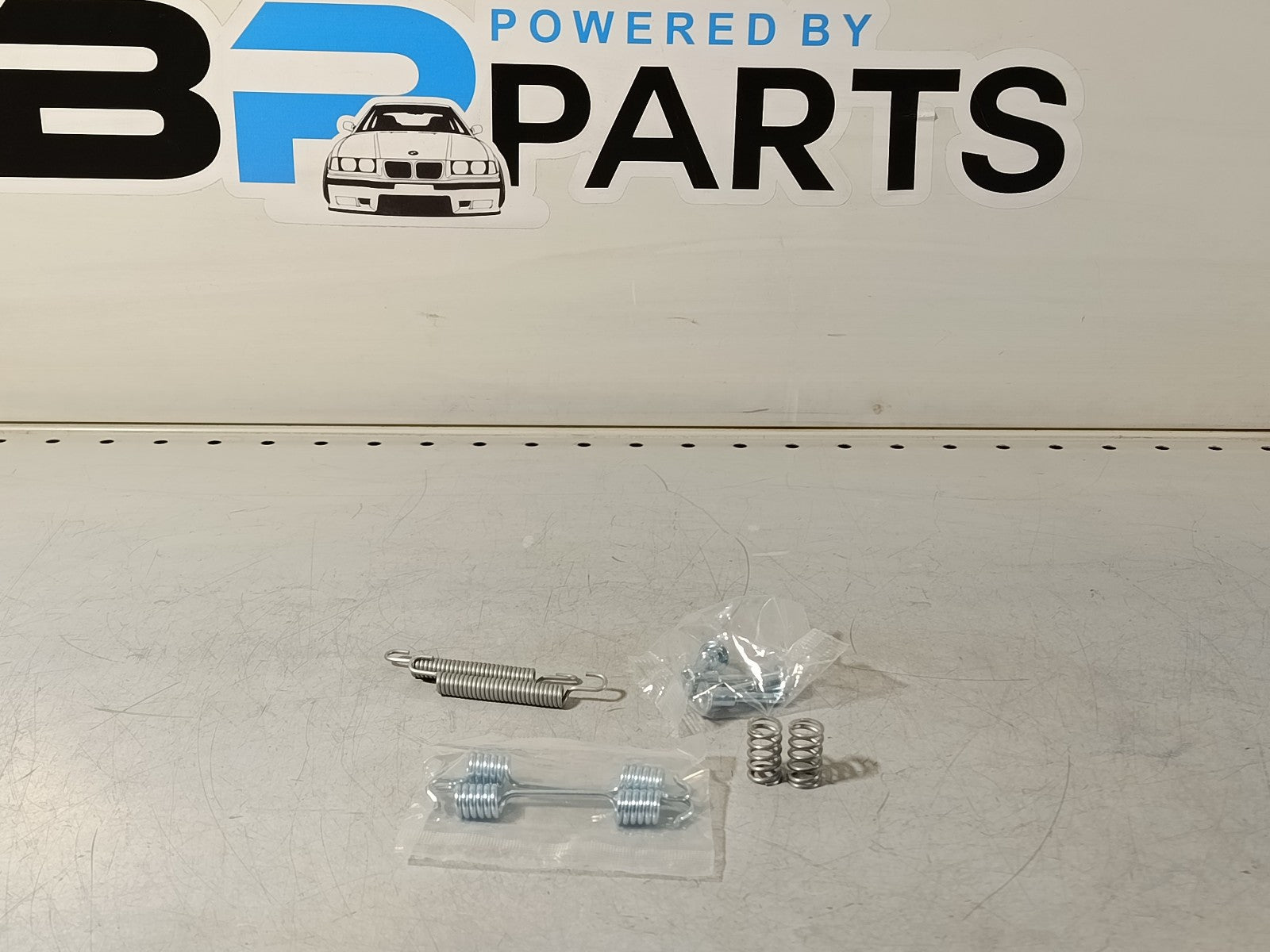 BMW e92 325i Repair kit springs 34410410823 QUICK BRAKE 105-0801