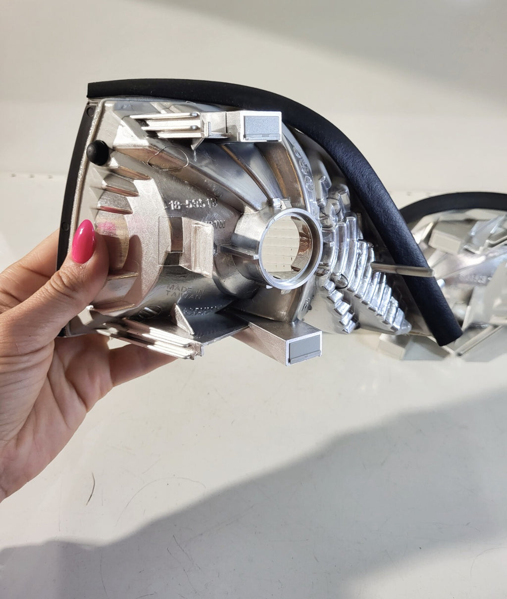 BMW E36 coupe front left, right white turn indicator 82199403093 82199403094