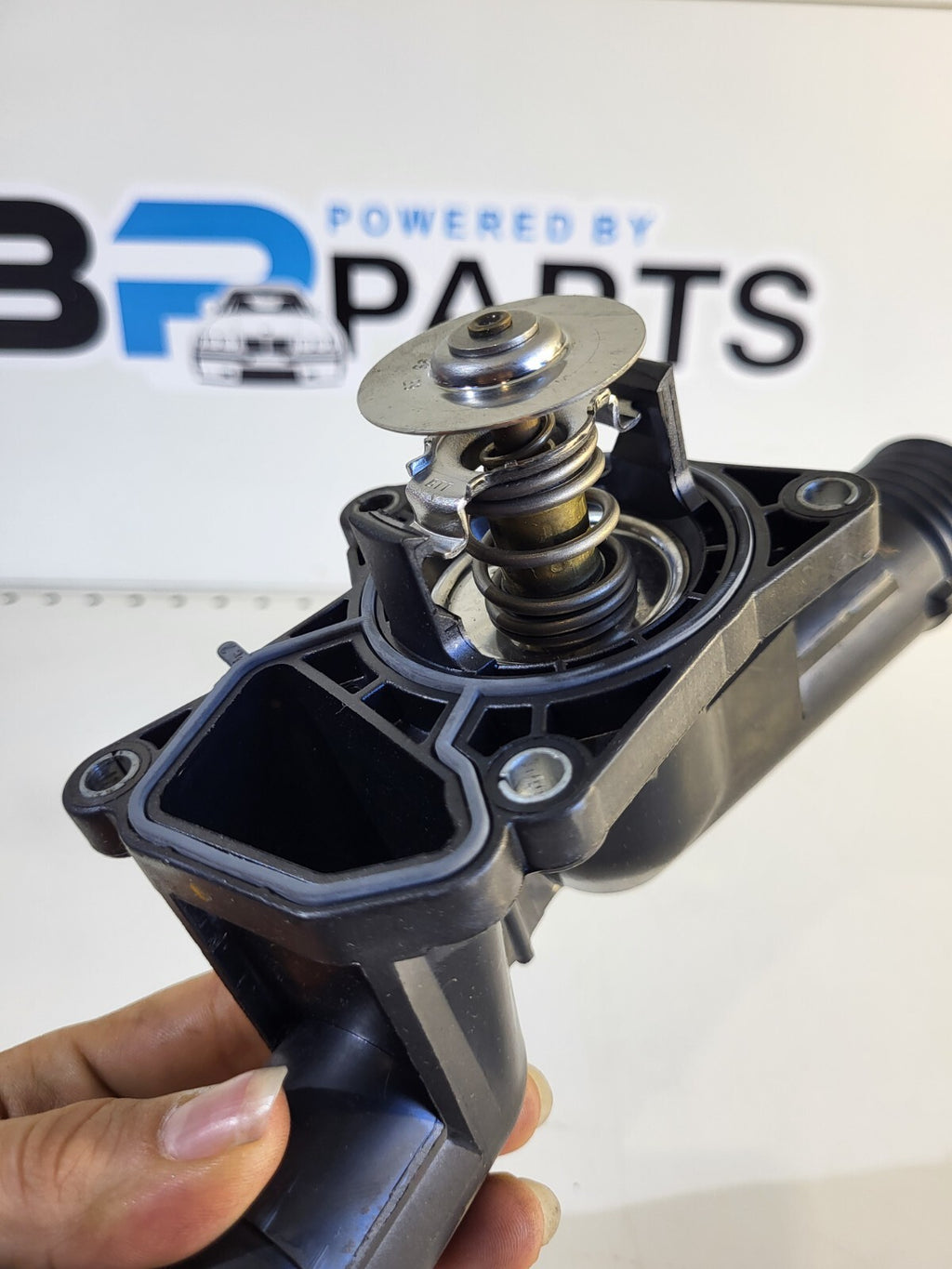 BMW E36 Thermostat housing with thermostat Mahle TI 24 95