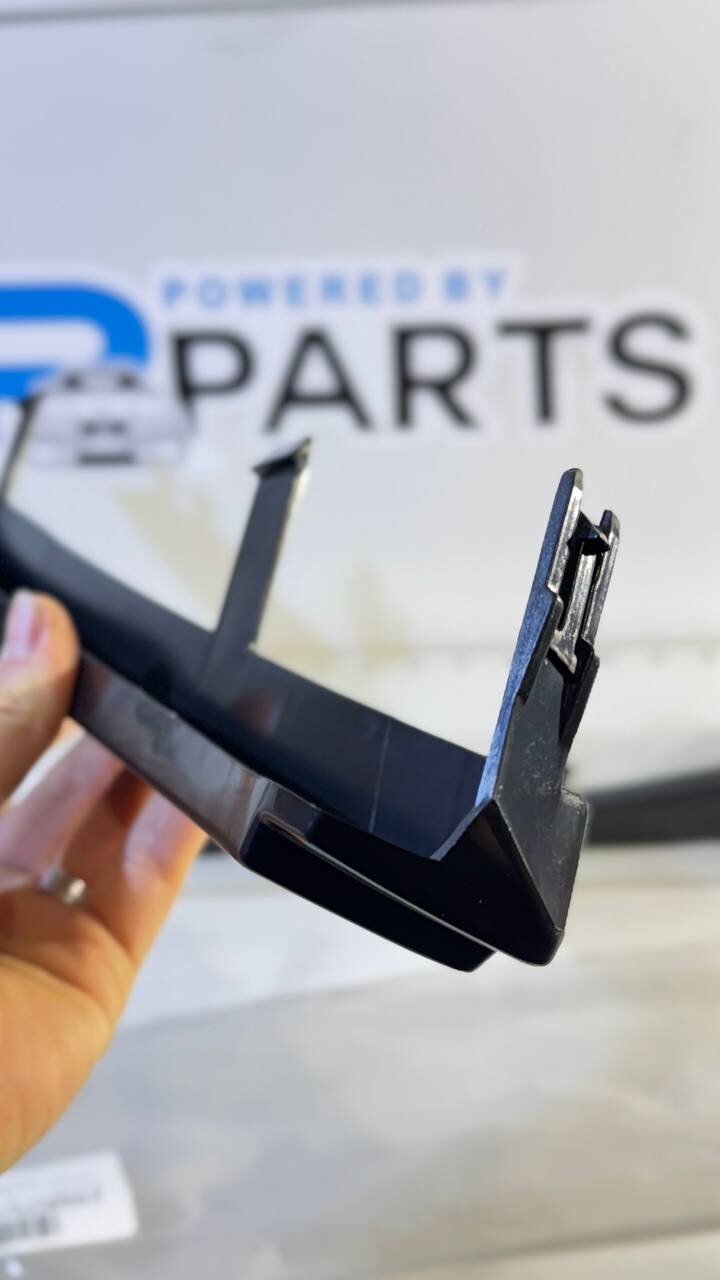 BMW E46 Headlight Trim Set Left+Right 51130030407 51130030406