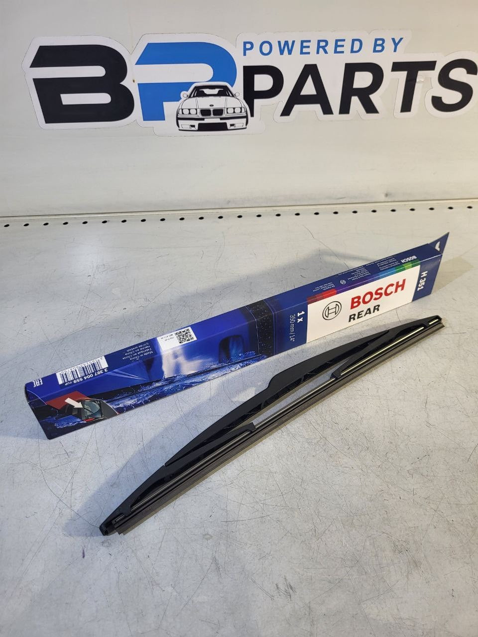 BMW X3 E83 Wiper Blade For Rear Window (BOSCH) 3397004559 61623428599