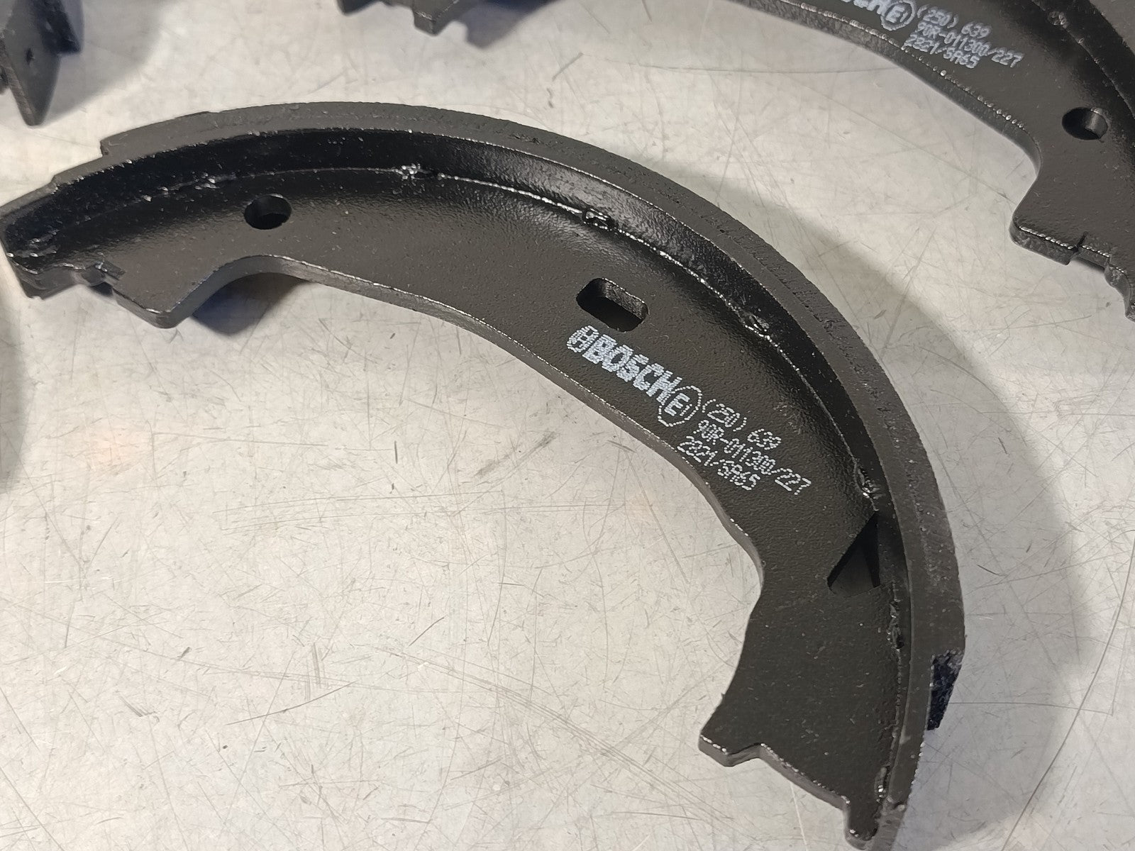 BMW E92 325i Repair kit brake shoe 34416761291 BOSCH 0 986 487 608