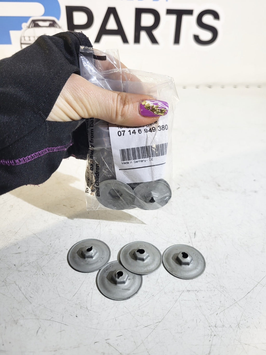 BMW E81 E87 E82 E30 E36 E46 E90 E34 E39 Body nut 1psc 07146949380