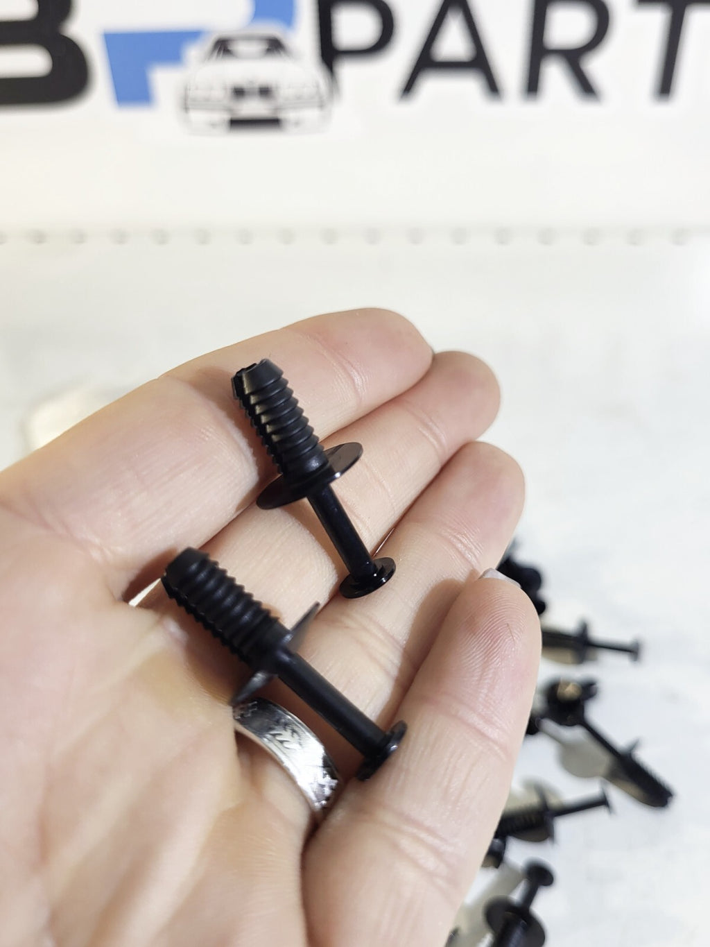 BMW Expanding rivet D = 6MM (not OEM )1psc 51111908077 V20-0731