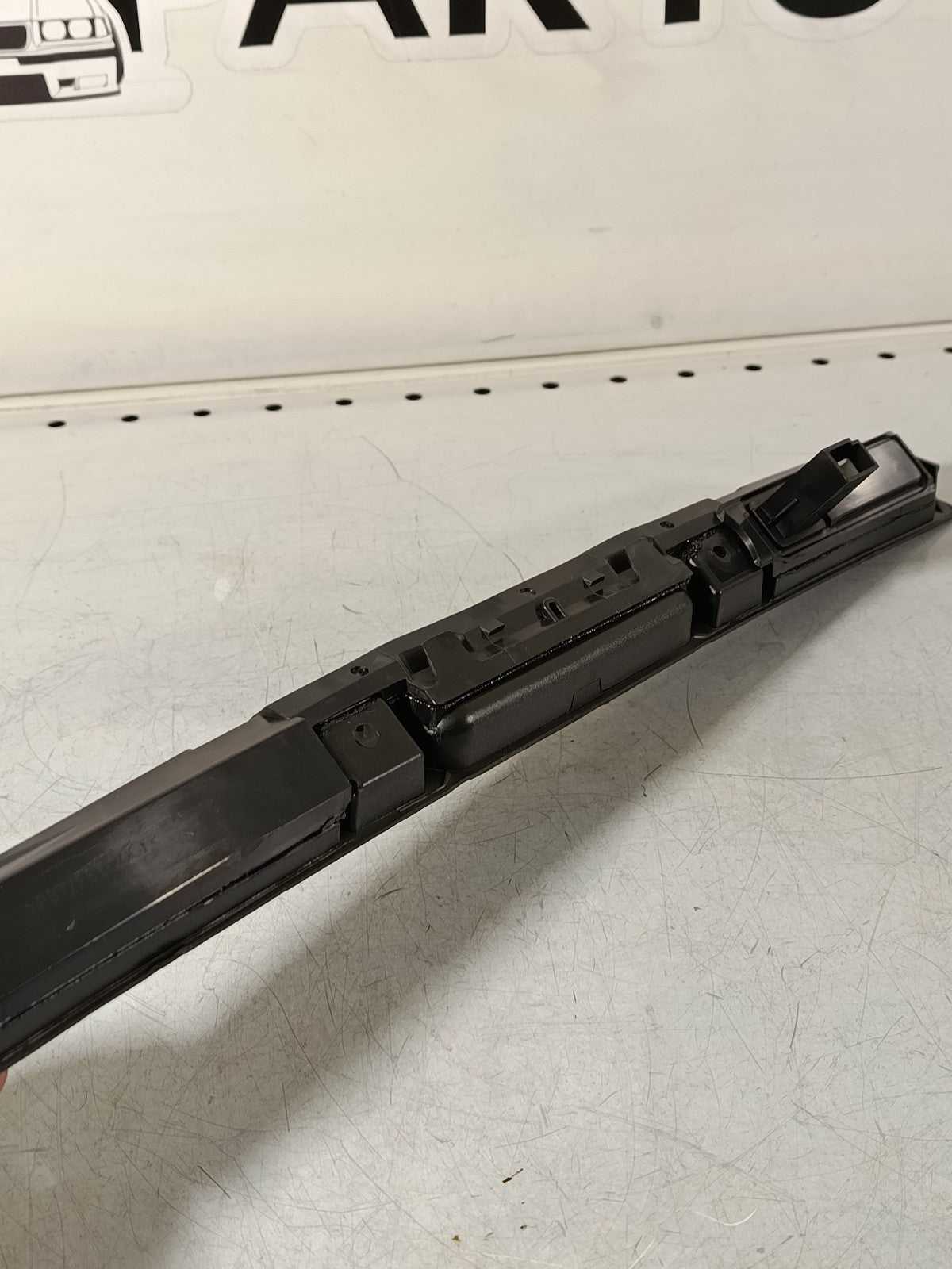 BMW e83 Trunk lid grip with key button 51133403611